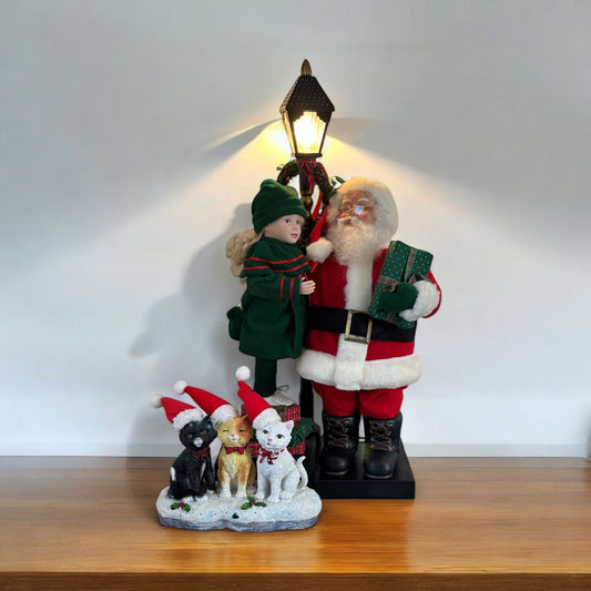 1993 Vintage Santa Lighted Lamp Post Christmas 36" Tall With Cats Music Box