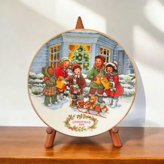 1991 Avon Christmas Plate, Perfect Harmony Porcelain Plate Trimmed in 22k Gold